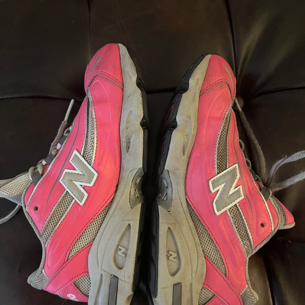 Big Girl’s Pink and Gray New Balance 1000 Sneakers Size 4